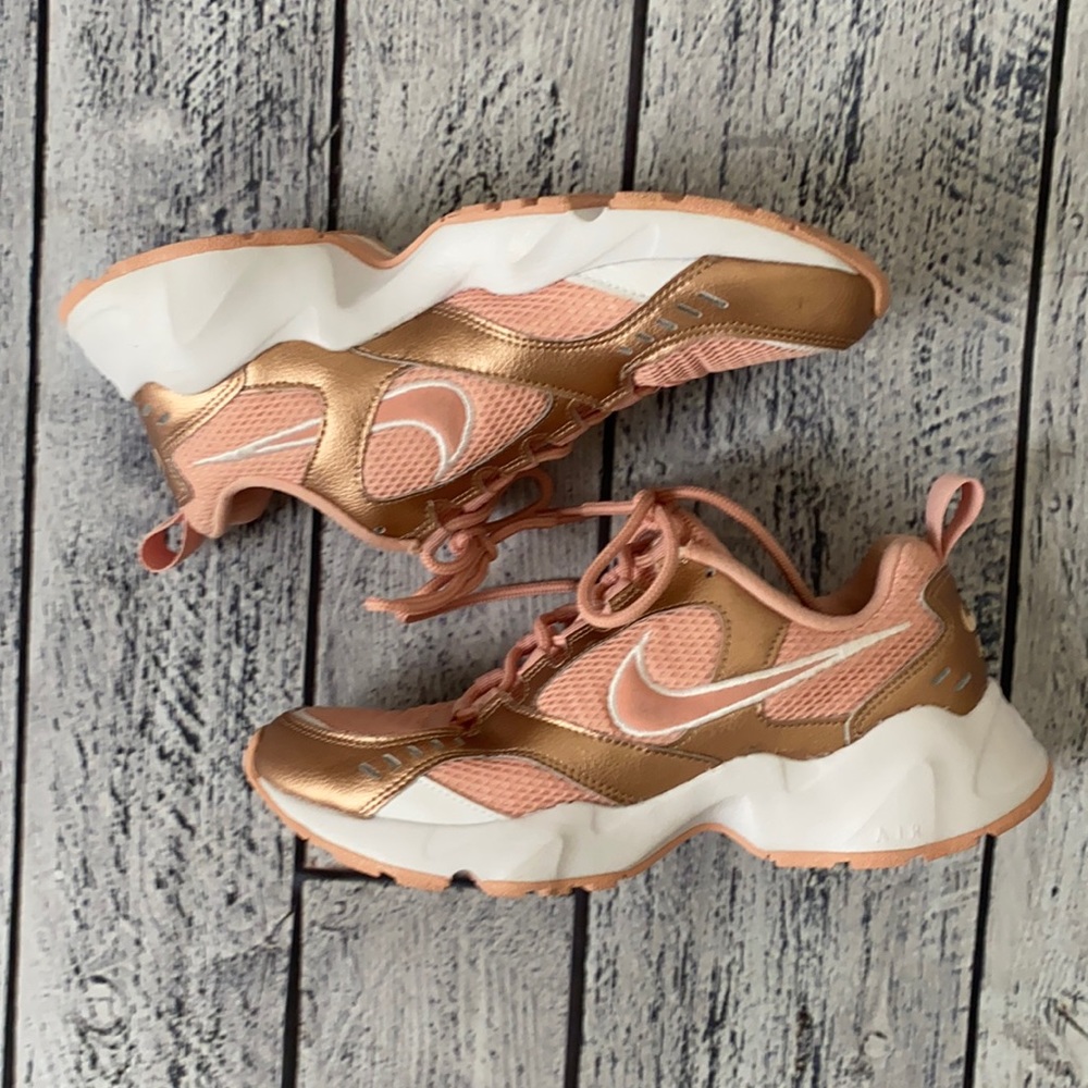 NIKE AIR rose gold/coral neutral